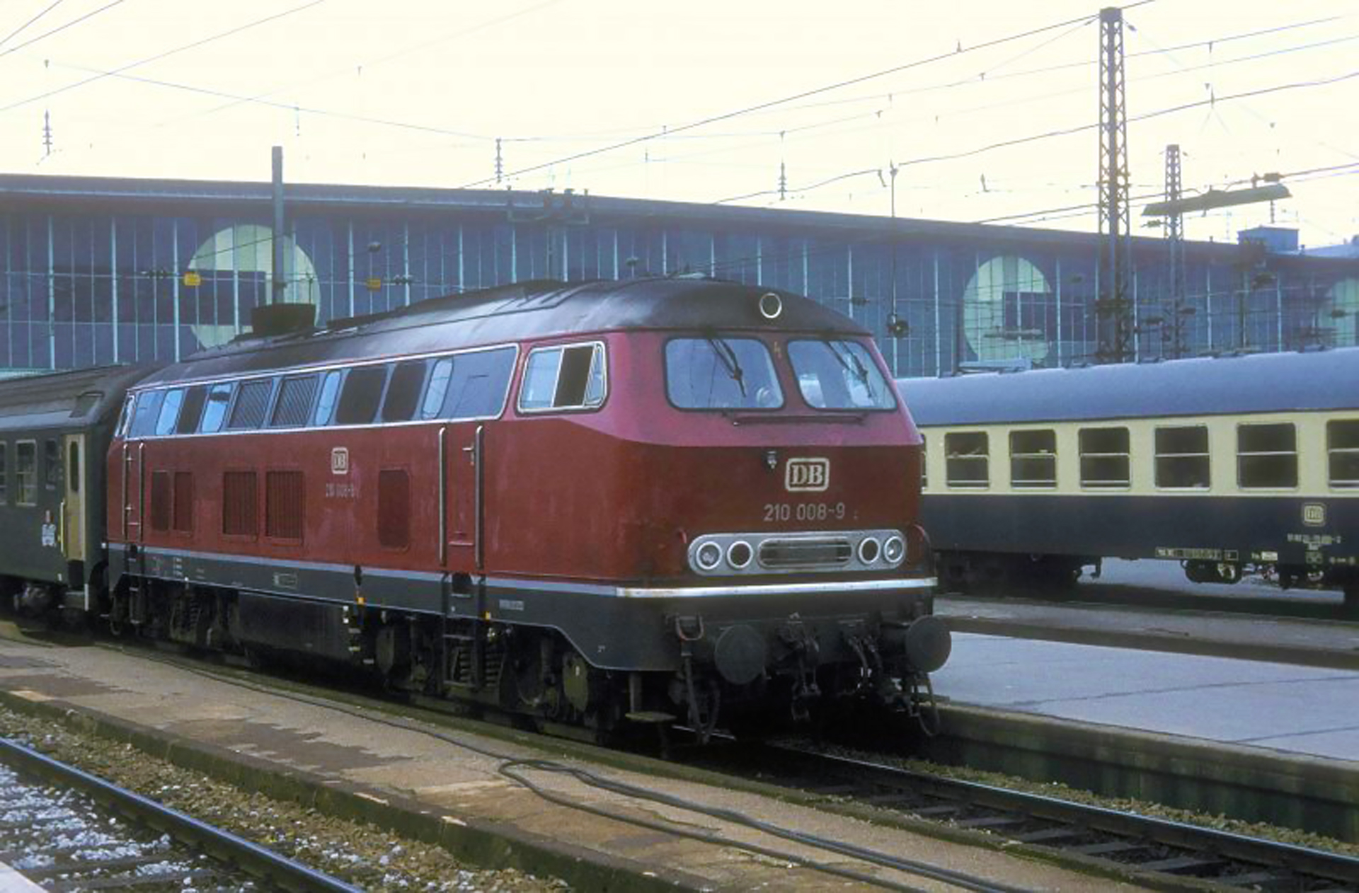 Германский газотурбинный тепловоз DB Class 210 008-9