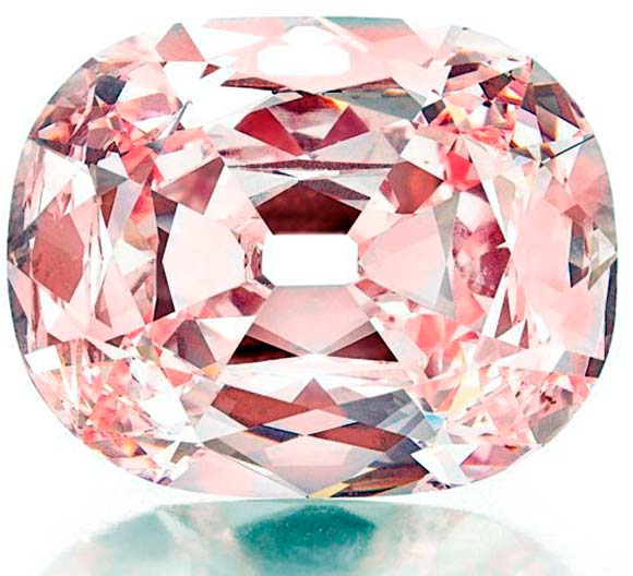 Один из крупнейших бриллиантов в мире розовый Маленький принц имеет богатейшую историю