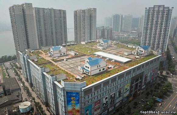 Интересно, что в Китае уже не впервые возводят виллы на крышах зданий.