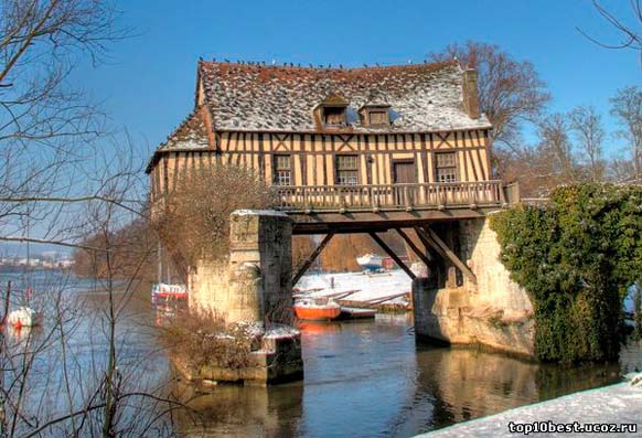 «Старая мельница» – символ Вернона во Франции