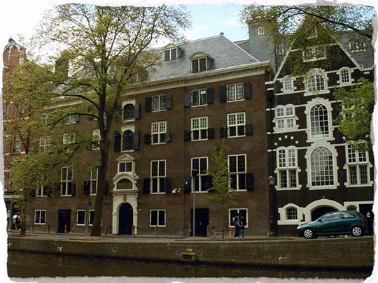 Stadsbank van Lening Голландия в Амстердаме был основан в 1614 году