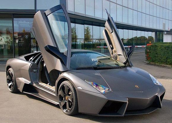 Как заявляют в компании Lamborghini этих автомобилей создано всего 20 шт