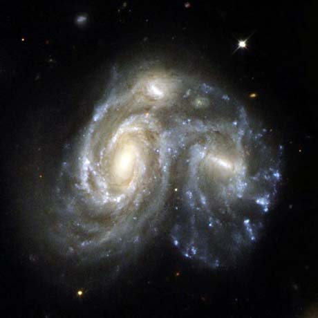 Галактики могут «съесть» друг друга