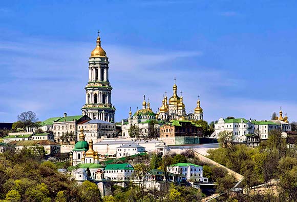 В Киеве стоит выделить хотя бы несколько часов для посещения знаменитой Лавры